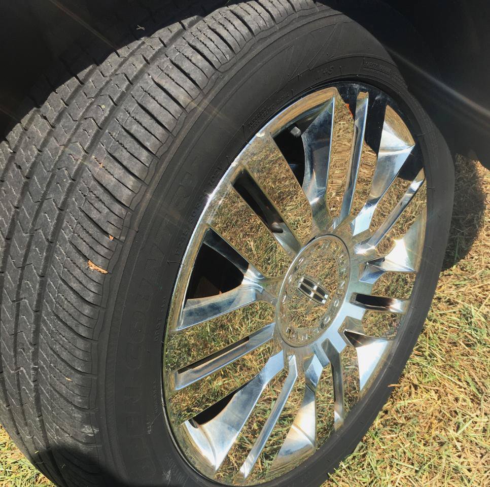Used 2010 Lincoln MKX 2WD image 8