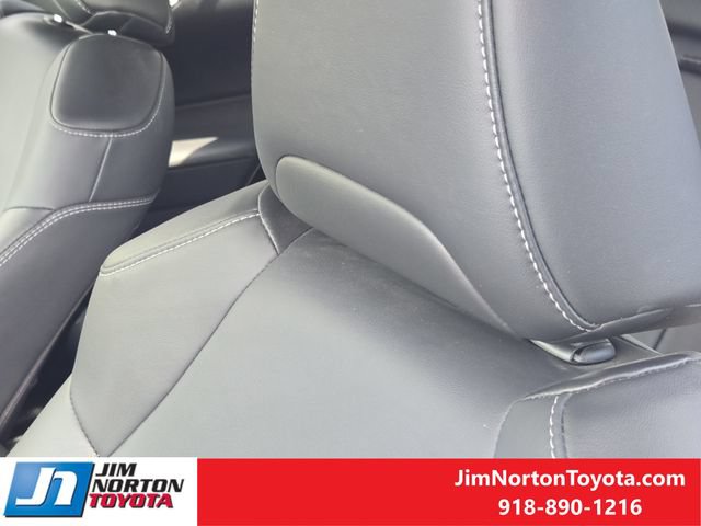 Used 2025 Toyota RAV4 XLE Premium AWD/4WD image 17