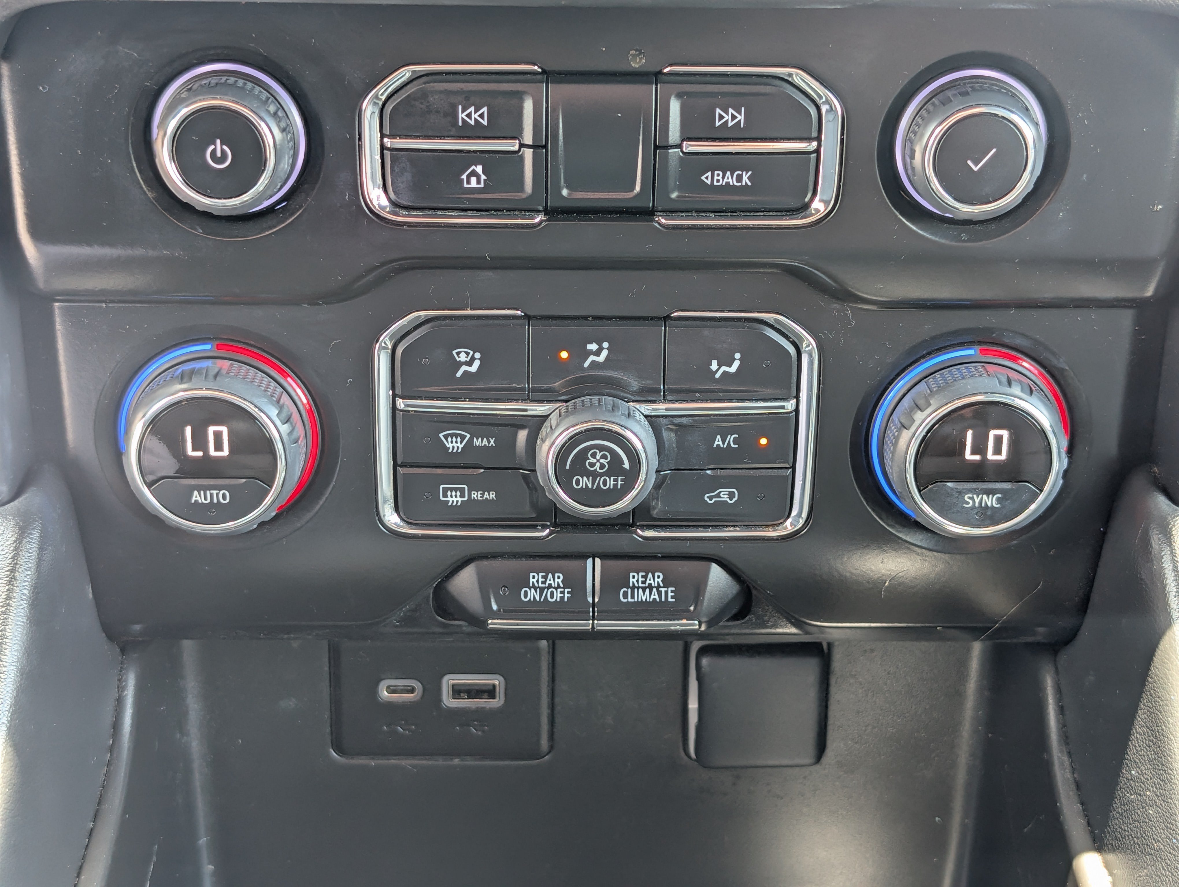 Used 2023 Chevrolet Suburban LS w/ Driver Alert Package RWD image 19