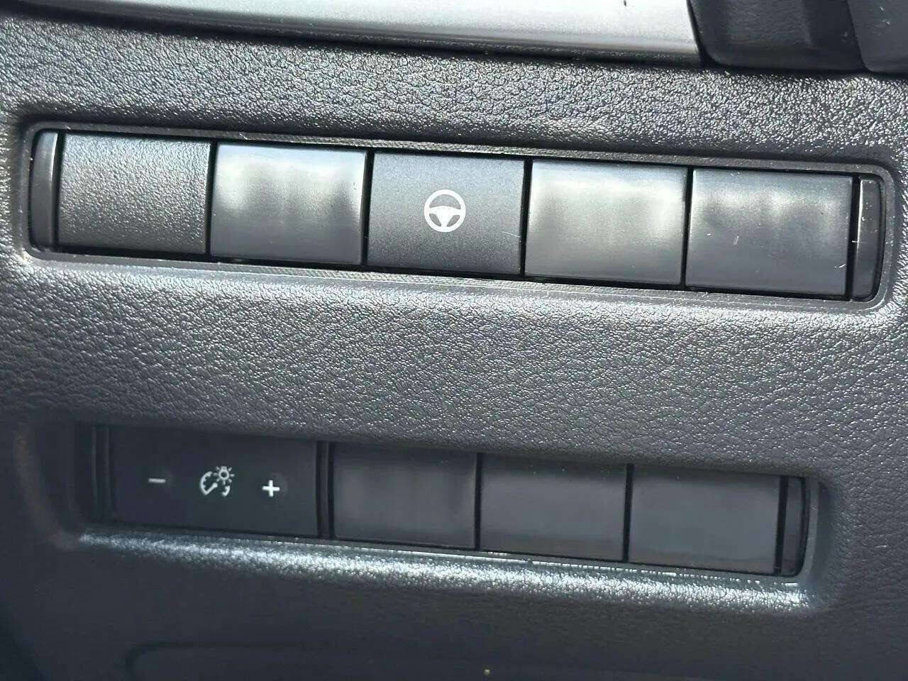 Used 2021 Nissan Rogue SV AWD/4WD image 46