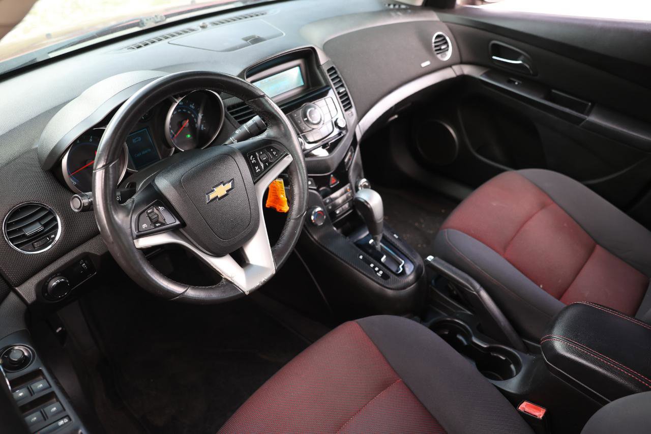 Used 2011 Chevrolet Cruze LT FWD image 4