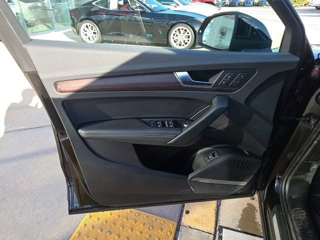 Used 2024 Audi Q5 2.0T Premium Plus image 12