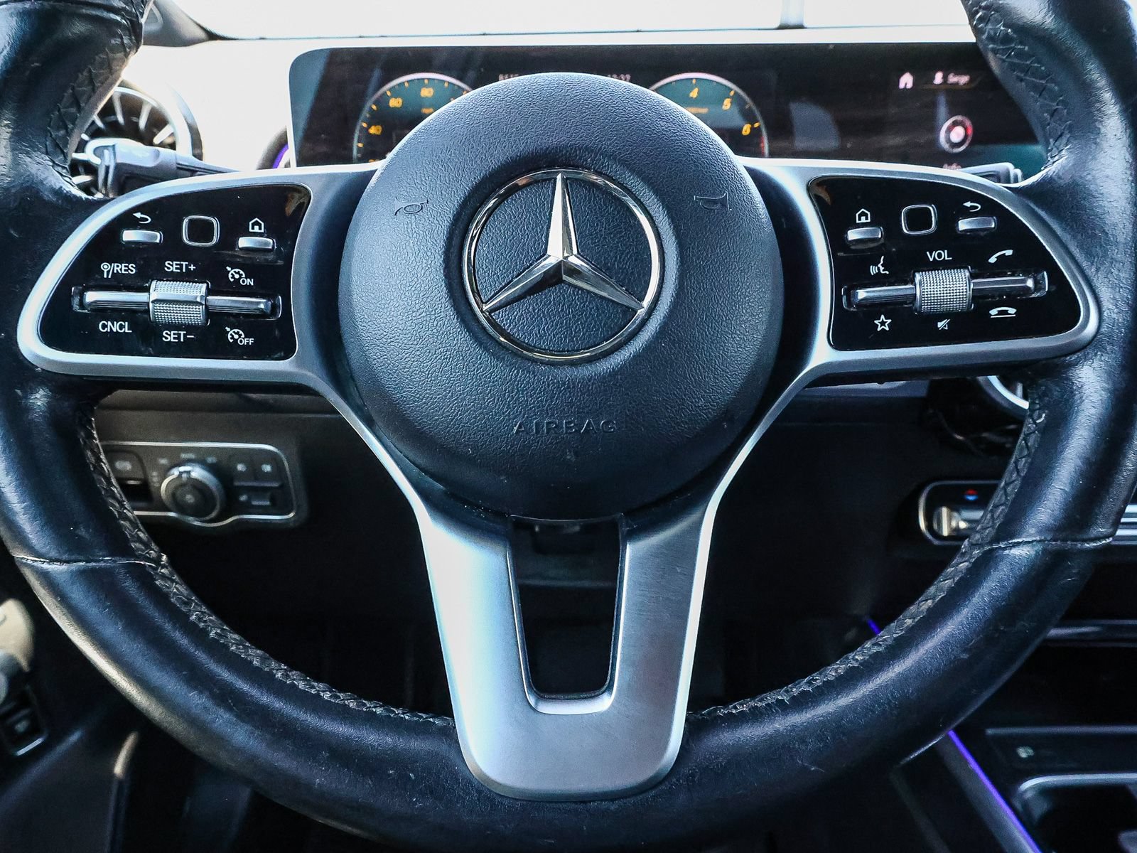 Used 2021 Mercedes-Benz GLB 250 w/ Premium Package image 25