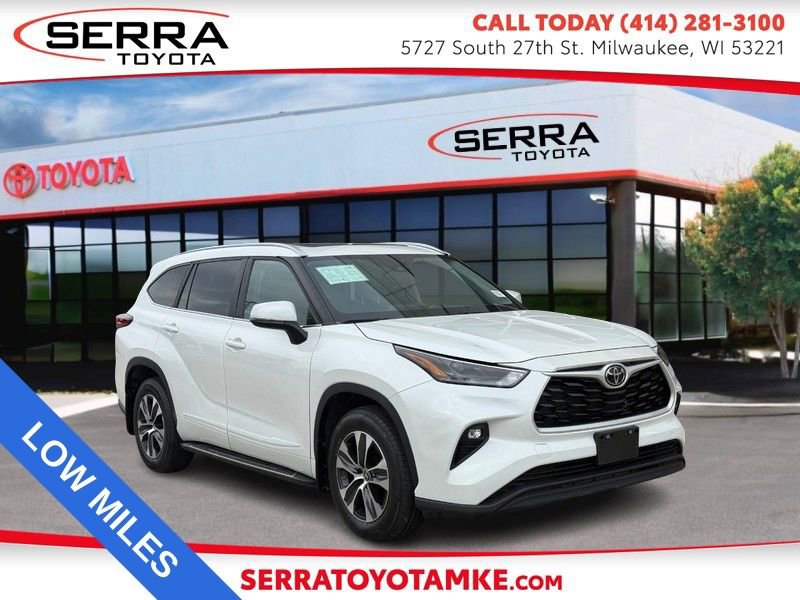 Used 2023 Toyota Highlander XLE AWD/4WD image 1