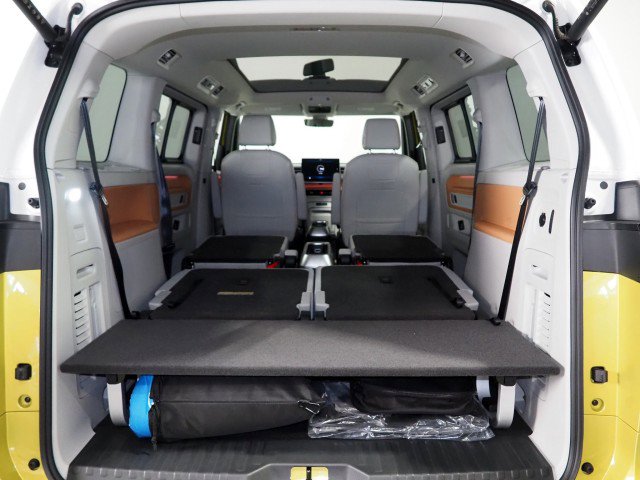 Used 2025 Volkswagen ID. Buzz 1st Edition image 46