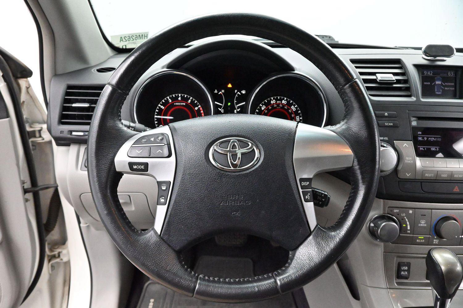 Used 2012 Toyota Highlander SE w/ Tow Pkg FWD image 14