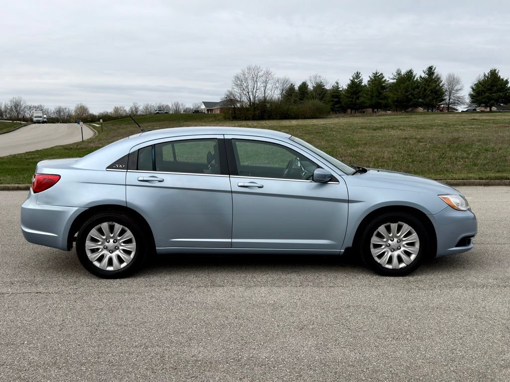 Used 2014 Chrysler 200 LX FWD image 29