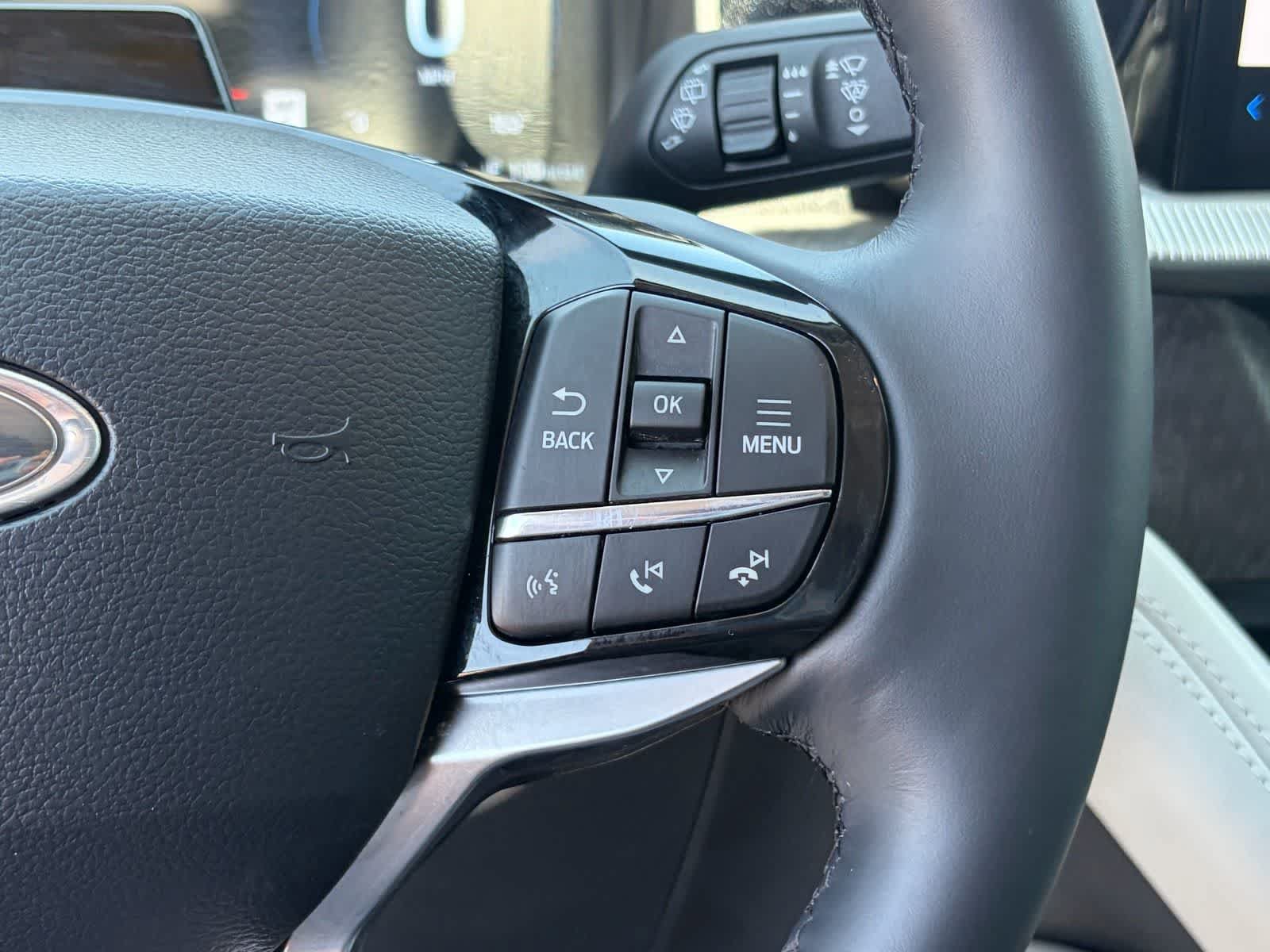 Used 2025 Ford Explorer Platinum w/ Ultimate Package AWD/4WD image 14