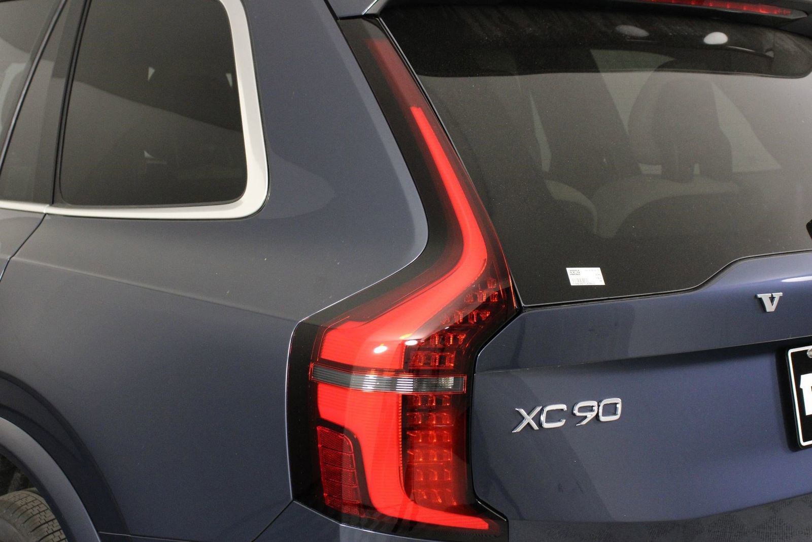 New 2026 Volvo XC90 T8 Plus w/ Protection Package Premier image 15
