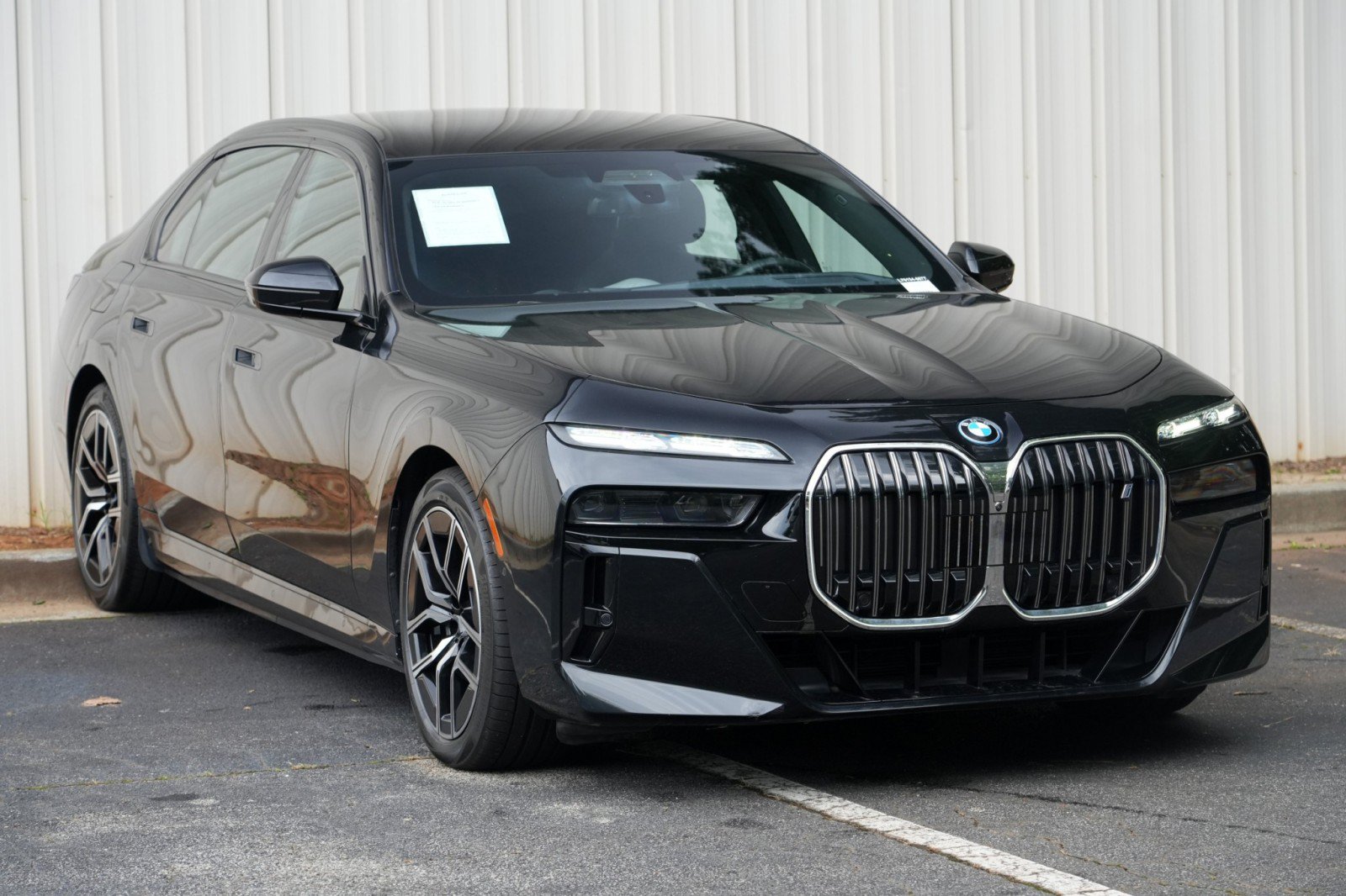 Used 2023 BMW i7 xDrive60 w/ Executive Package 2 AWD/4WD image 75
