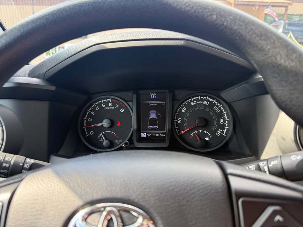 Used 2022 Toyota Tacoma SR AWD/4WD image 16