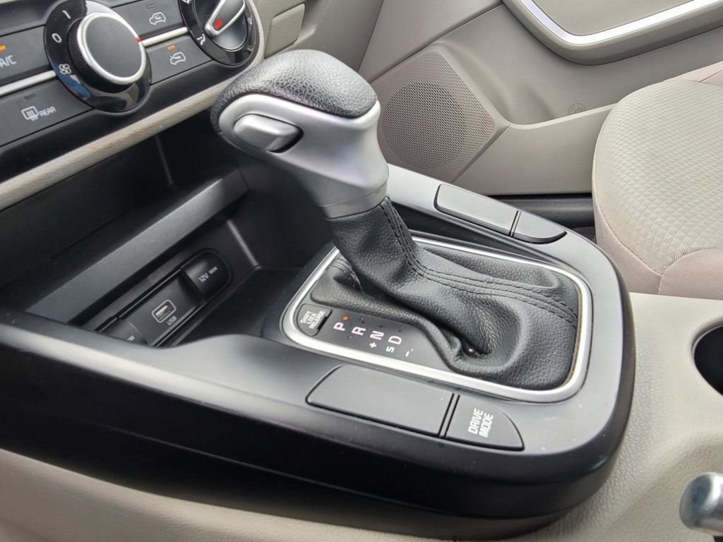 Used 2022 Kia Soul LX image 17