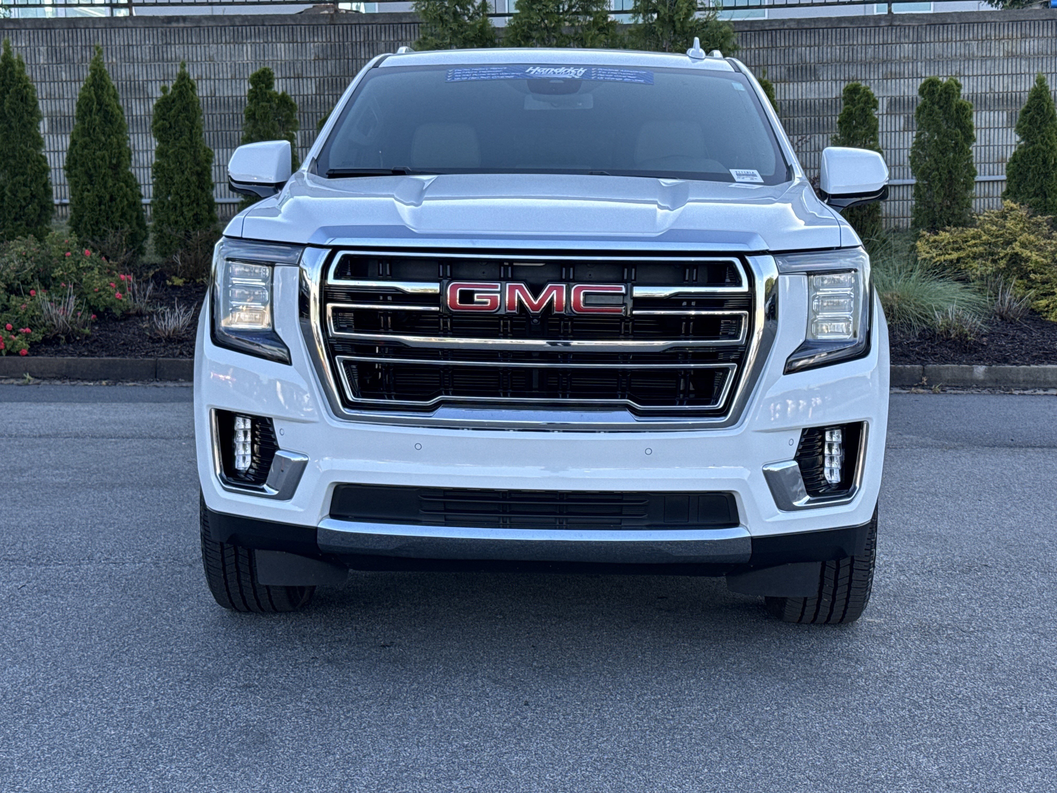 Used 2023 GMC Yukon SLT w/ SLT Premium Package RWD image 3