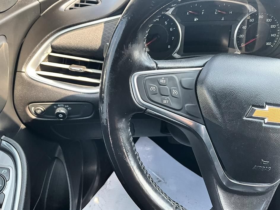 Used 2018 Chevrolet Malibu LT FWD image 30