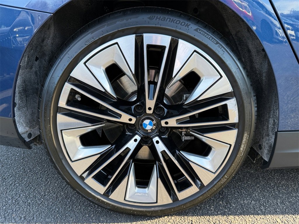 Certified 2026 BMW i5 eDrive40 image 17