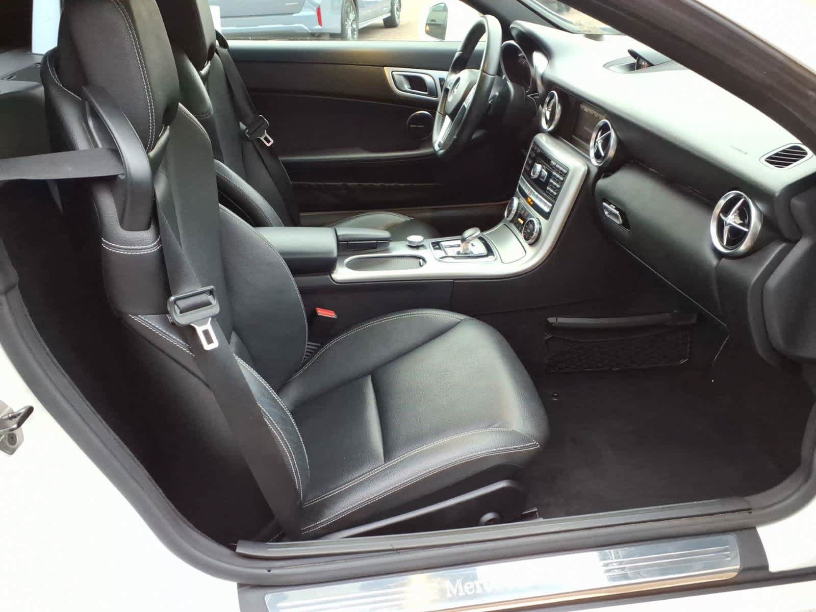 Used 2016 Mercedes-Benz SLK 300 w/ Premium 2 Package image 15