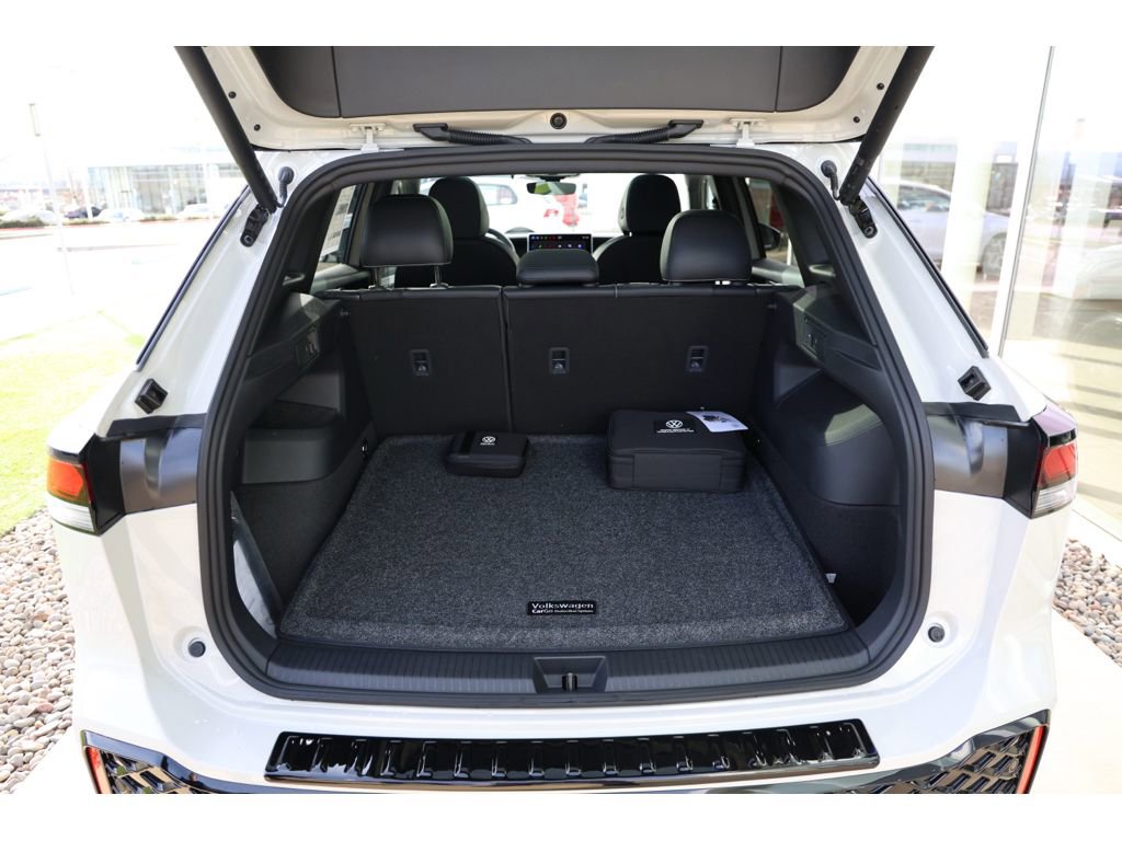 New 2026 Volkswagen Tiguan SE R-Line image 22