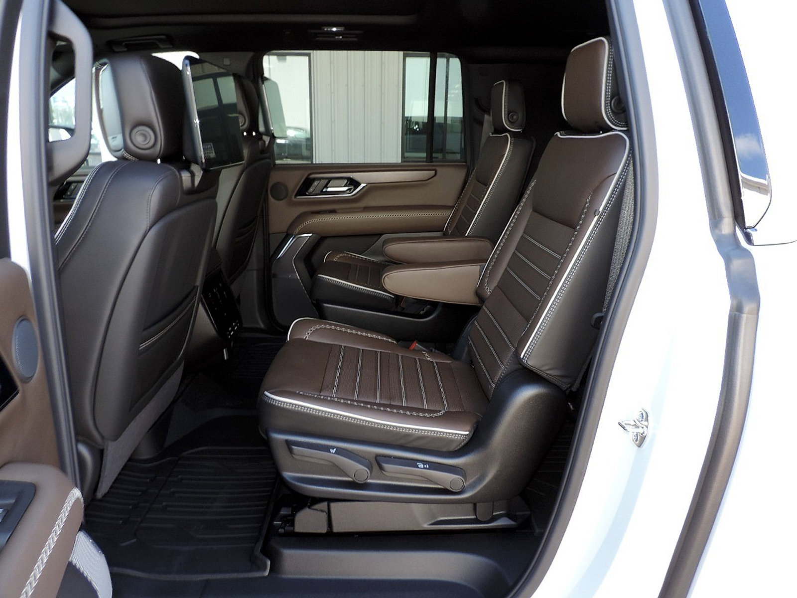 New 2026 GMC Yukon XL Denali Ultimate w/ LPO, Floor Liner Package AWD/4WD image 20
