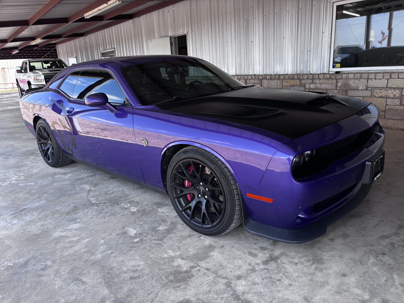 Used 2016 Dodge Challenger SRT Hellcat RWD image 1