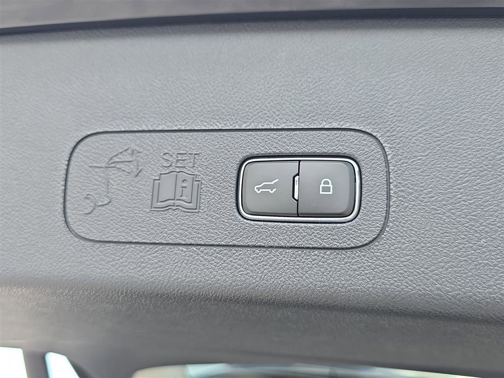 New 2025 Lincoln Aviator 2WD w/ Equipment Group 101A image 32