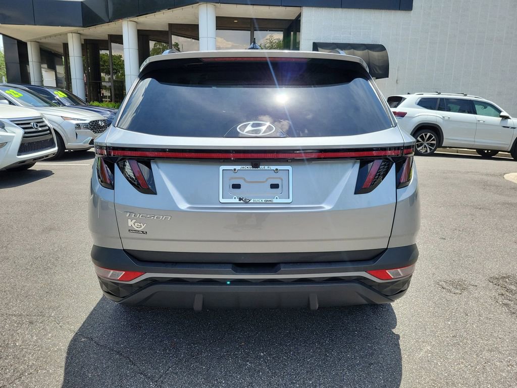 Used 2023 Hyundai Tucson SEL w/ Winter Package FWD image 8