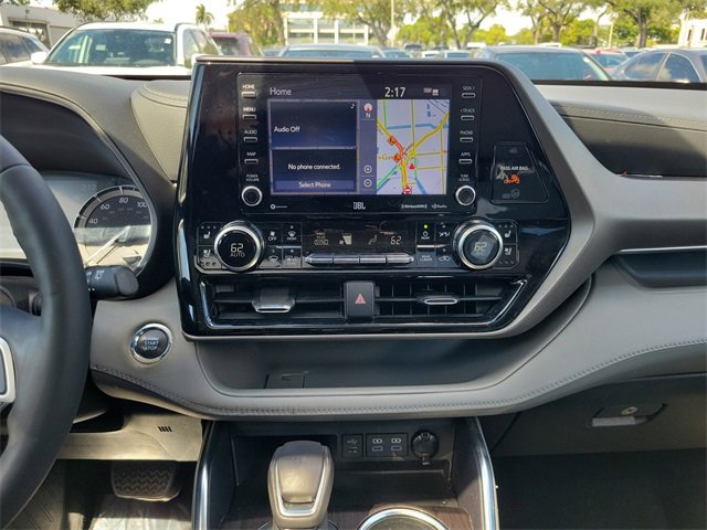 Used 2022 Toyota Highlander Limited image 19