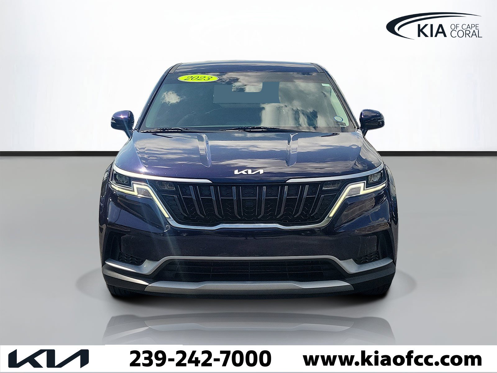 Certified 2023 Kia Carnival LX FWD image 2