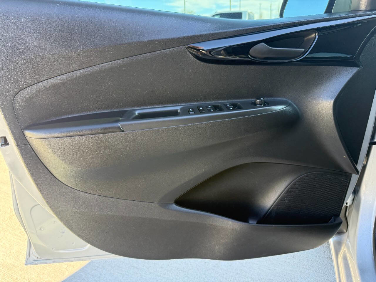 Used 2022 Chevrolet Spark LT image 26