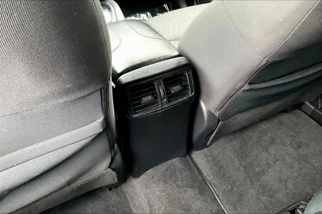 Used 2020 Nissan Rogue SV image 10