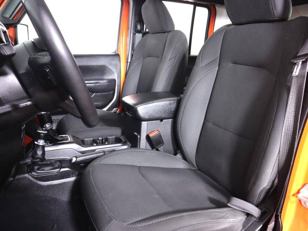 Used 2023 Jeep Wrangler Unlimited w/ Cold Weather Group AWD/4WD image 31