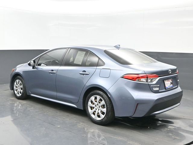 Used 2022 Toyota Corolla LE image 3