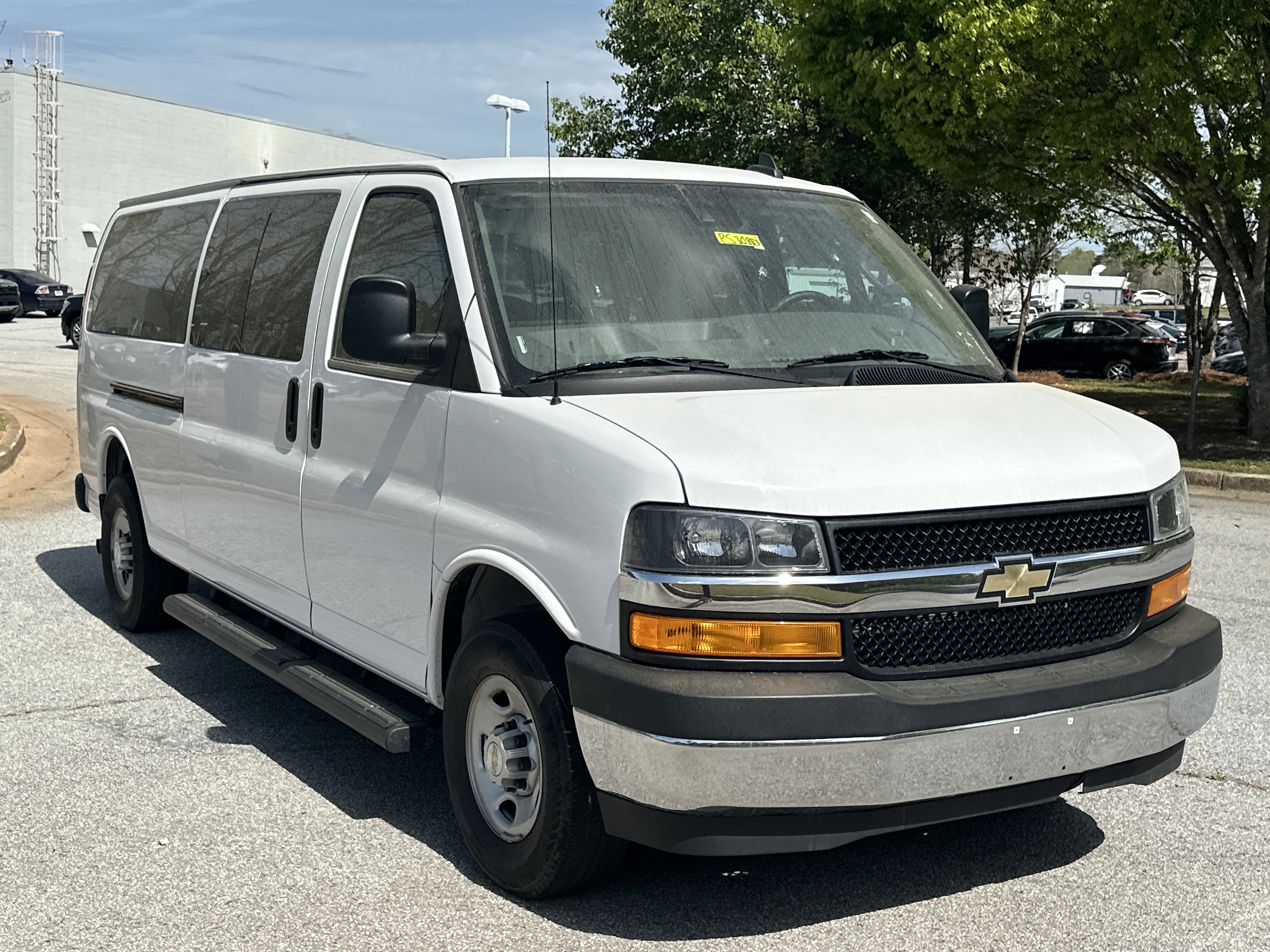 Used 2023 Chevrolet Express 3500 LT w/ LT Preferred Equipment Group RWD image 3