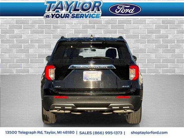 Certified 2022 Ford Explorer XLT w/ Equipment Group 202A image 4