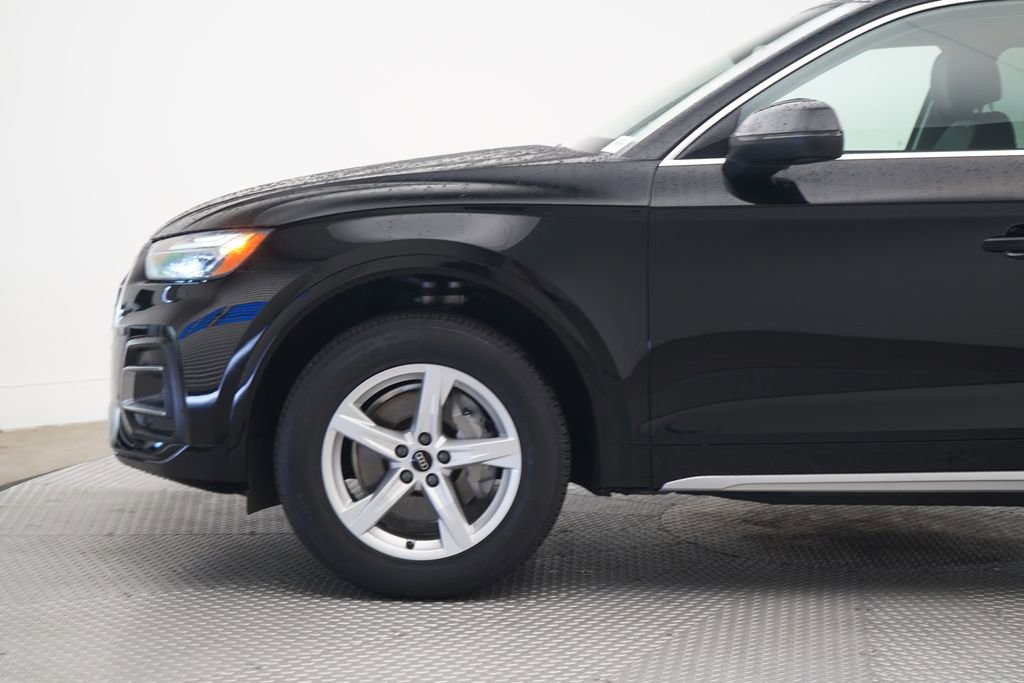 Used 2023 Audi Q5 2.0T Premium w/ Convenience Package image 2