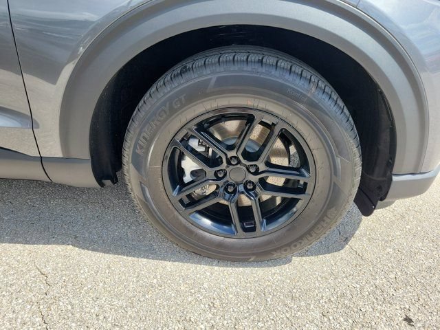 Certified 2026 Ford Explorer Active RWD image 10