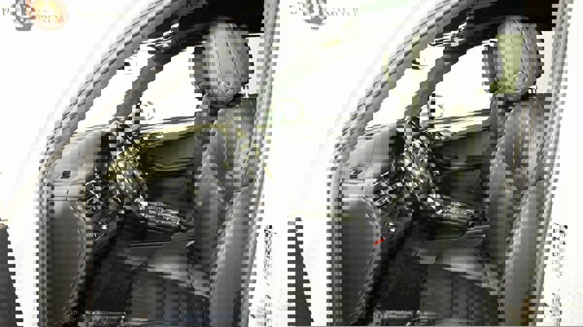 Used 2021 Porsche Macan Turbo w/ Premium Package Plus (PF0) image 11