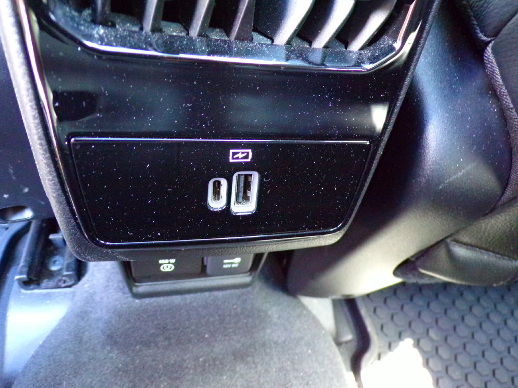 Used 2022 Jeep Compass Latitude w/ Sun and Sound Group AWD/4WD image 15