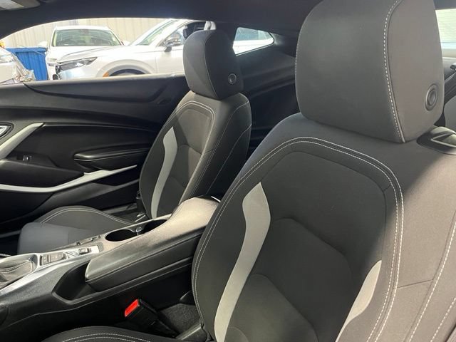 Used 2019 Chevrolet Camaro LT w/ Technology Package RWD image 16