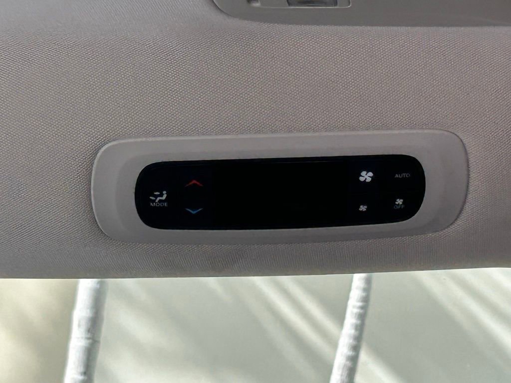 Certified 2024 Chrysler Pacifica Touring-L image 42