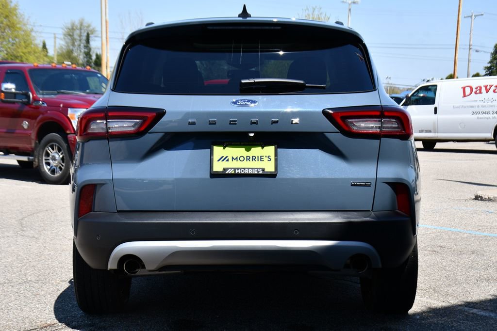 Used 2023 Ford Escape Platinum w/ Premium Technology Package AWD/4WD image 5