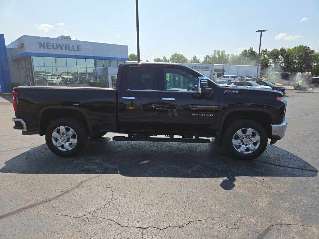 Used 2022 Chevrolet Silverado 2500 LTZ AWD/4WD image 3