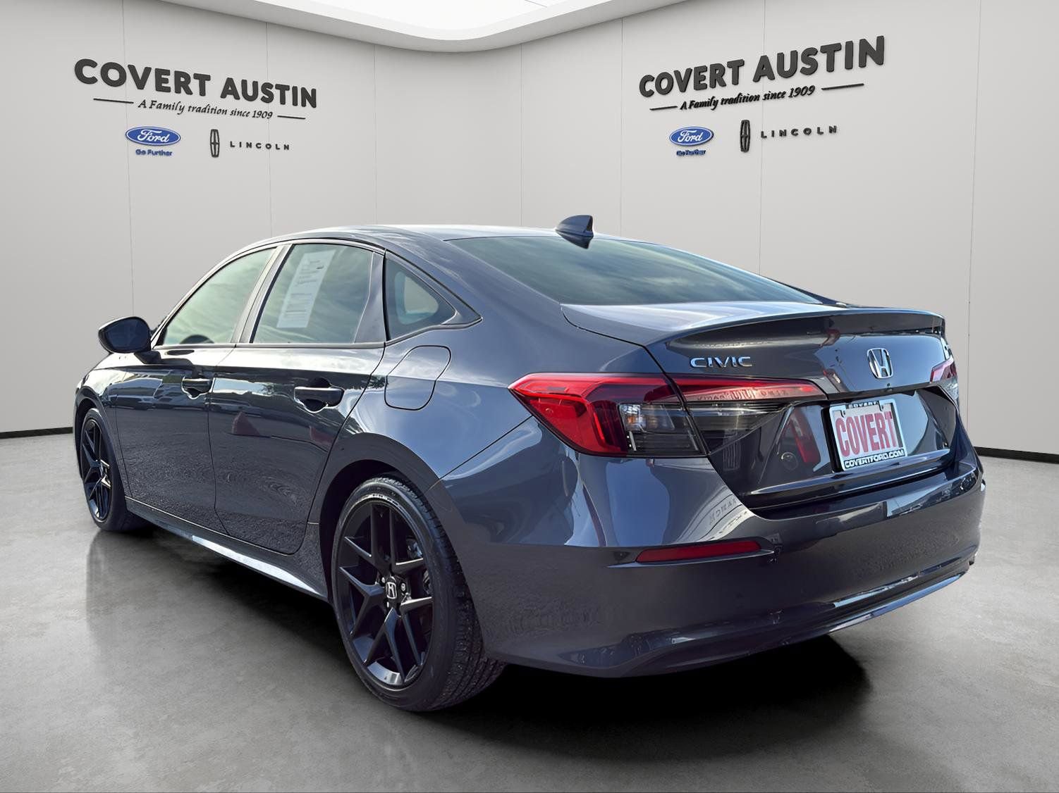 Used 2023 Honda Civic Sport image 3