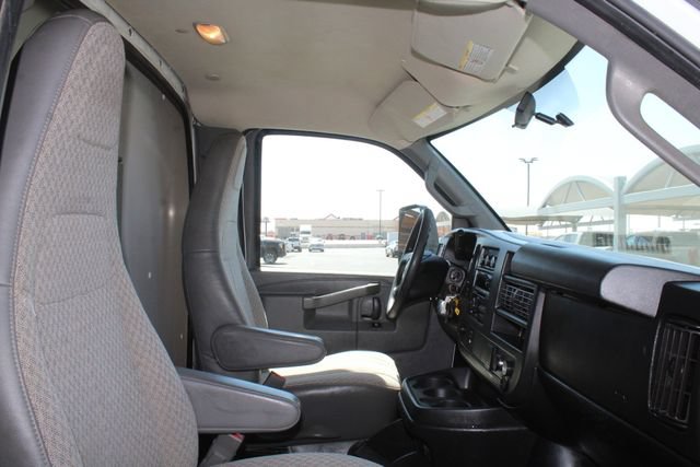 Used 2017 Chevrolet Express 3500 RWD image 13
