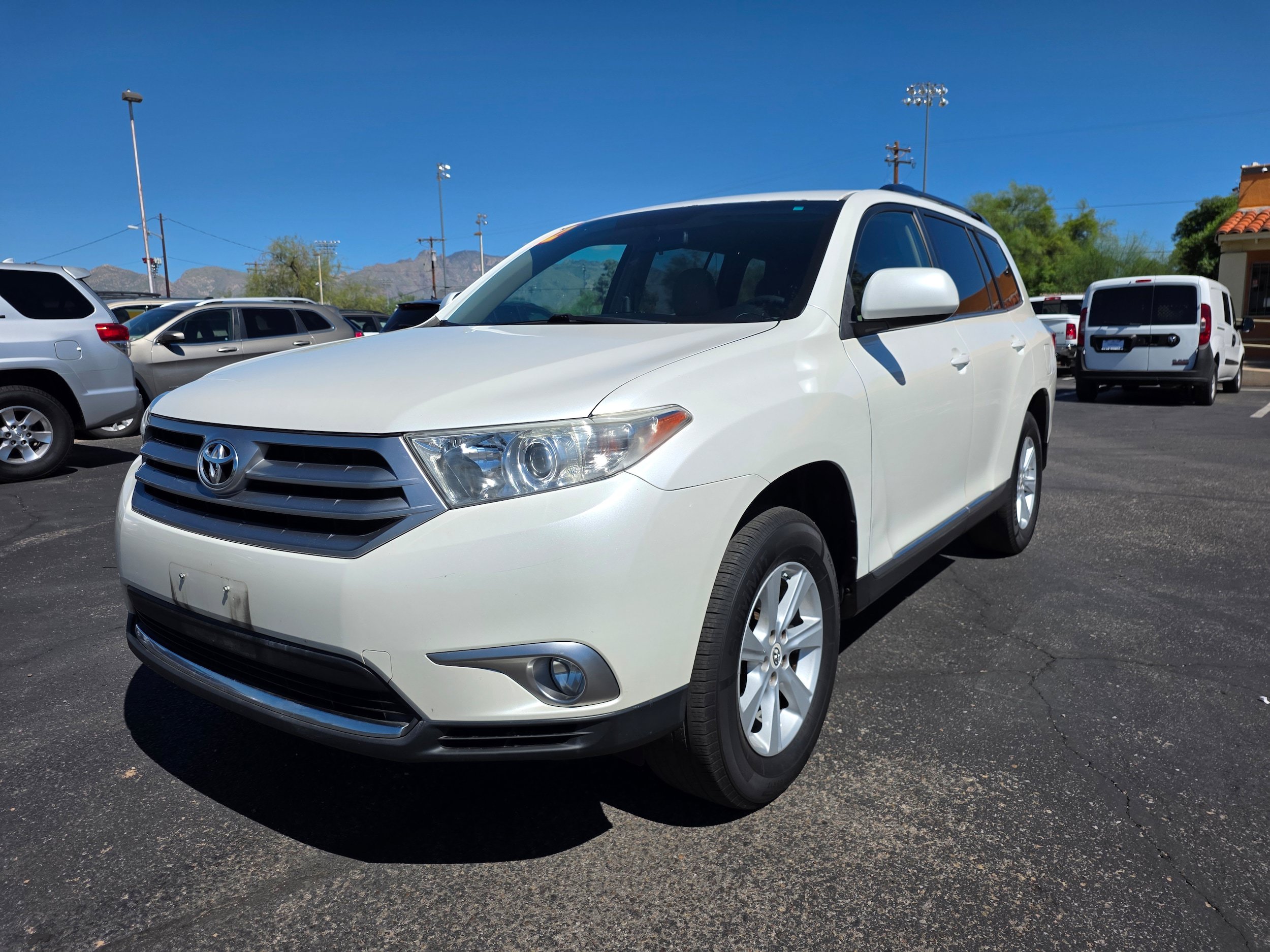 Used 2012 Toyota Highlander FWD w/ Tech Pkg