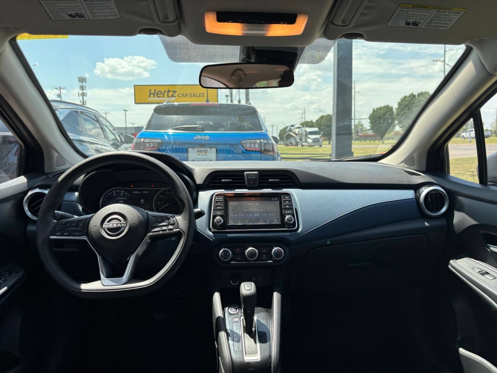 Used 2025 Nissan Versa SV FWD image 31