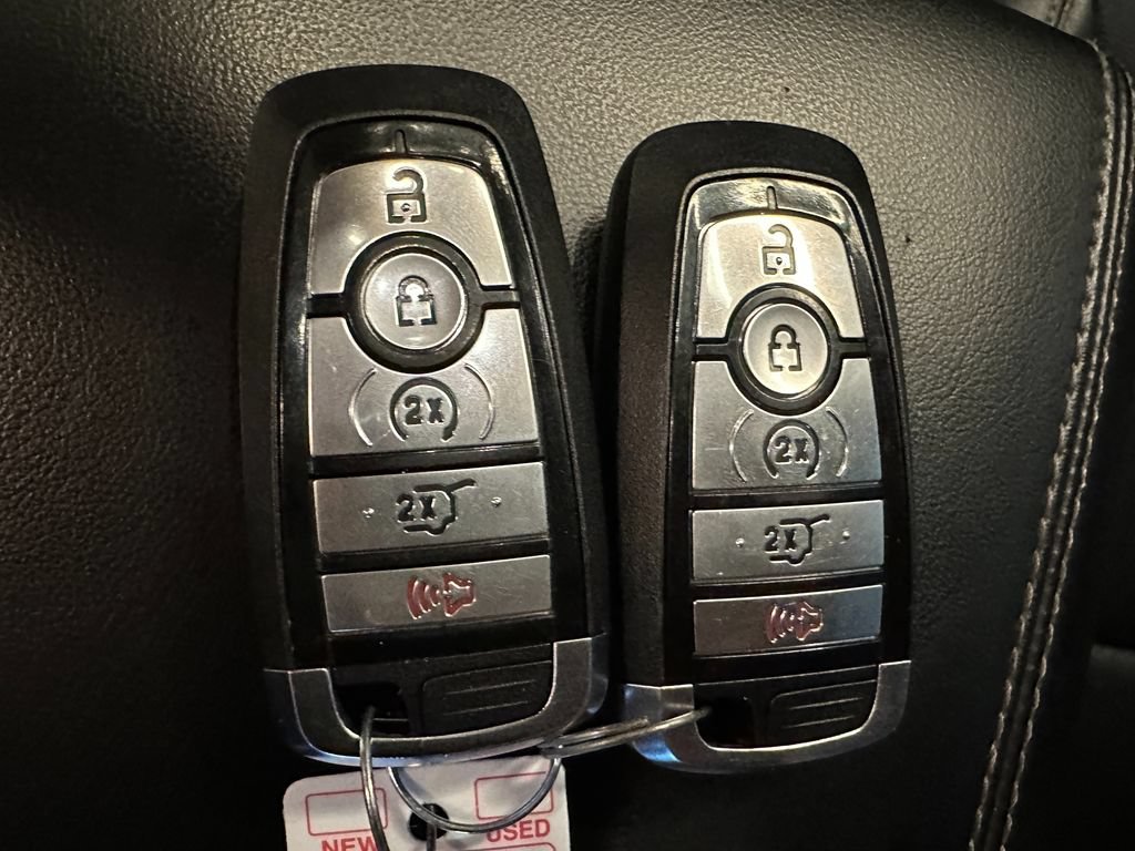 Used 2020 Ford Explorer XLT w/ Equipment Group 202A AWD/4WD image 17