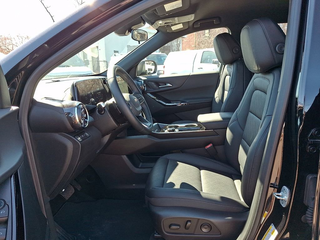 Used 2026 Chevrolet Equinox LT w/ Convenience Package II image 12