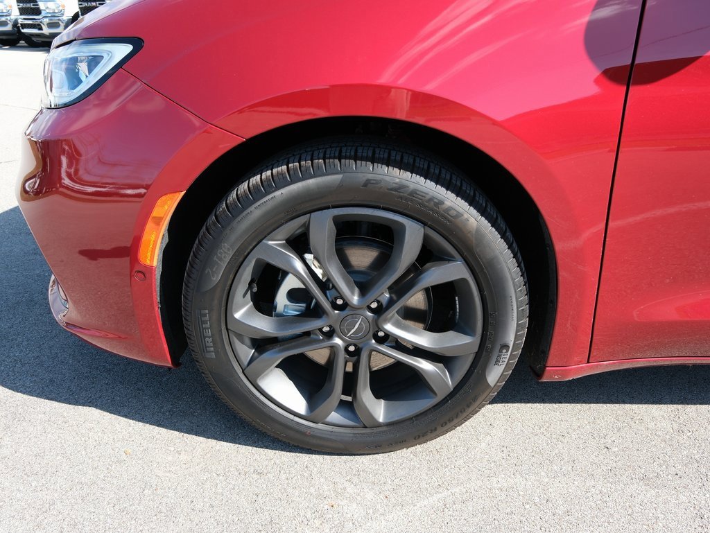 New 2026 Chrysler Pacifica Select image 14