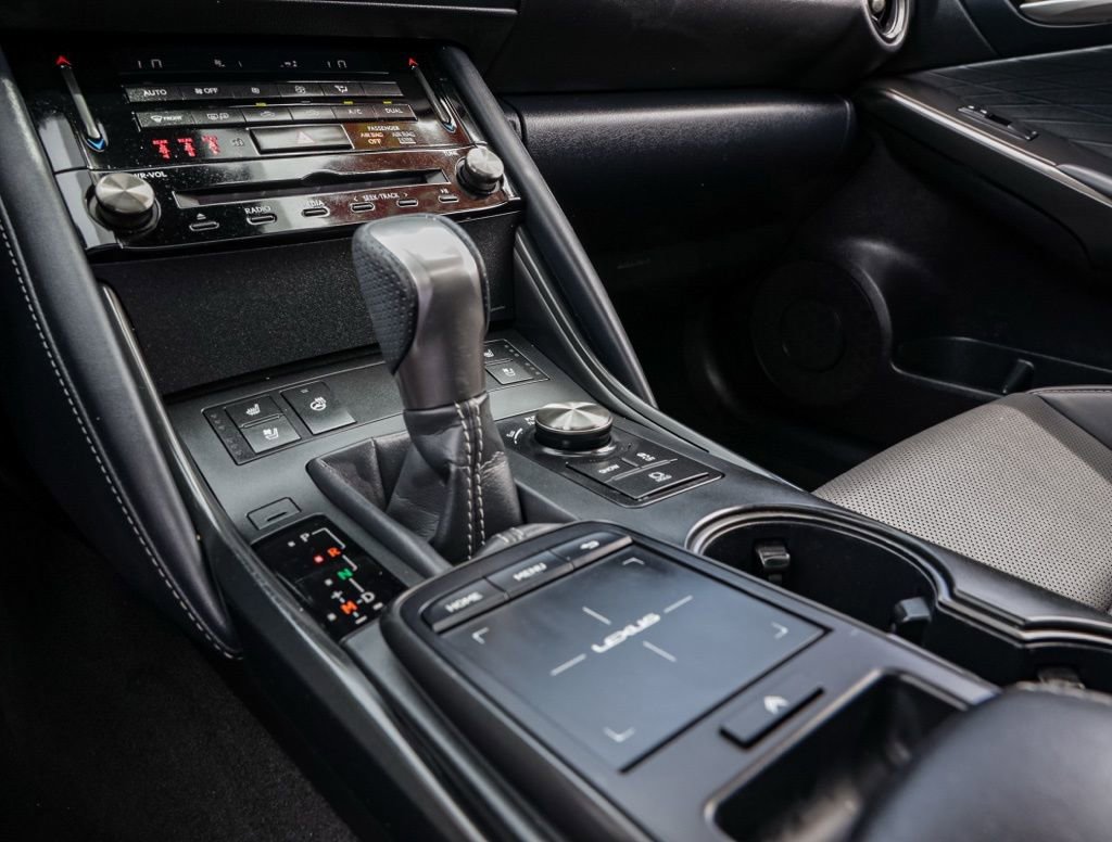 Used 2024 Lexus IS 350 F Sport RWD image 29