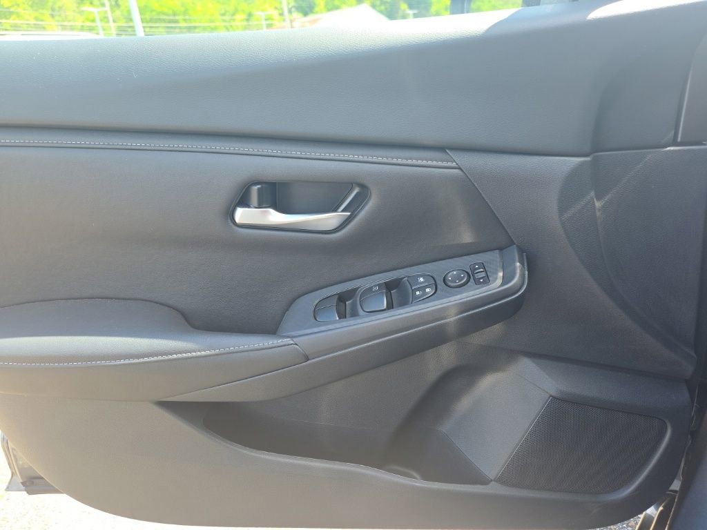 Used 2025 Nissan Sentra SV w/ Trunk Package FWD image 13
